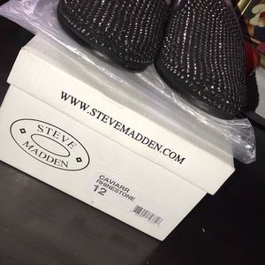STEVE MADDEN “CAVIARR” SIZE 12